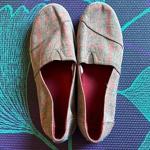 Toms plaid slip ons